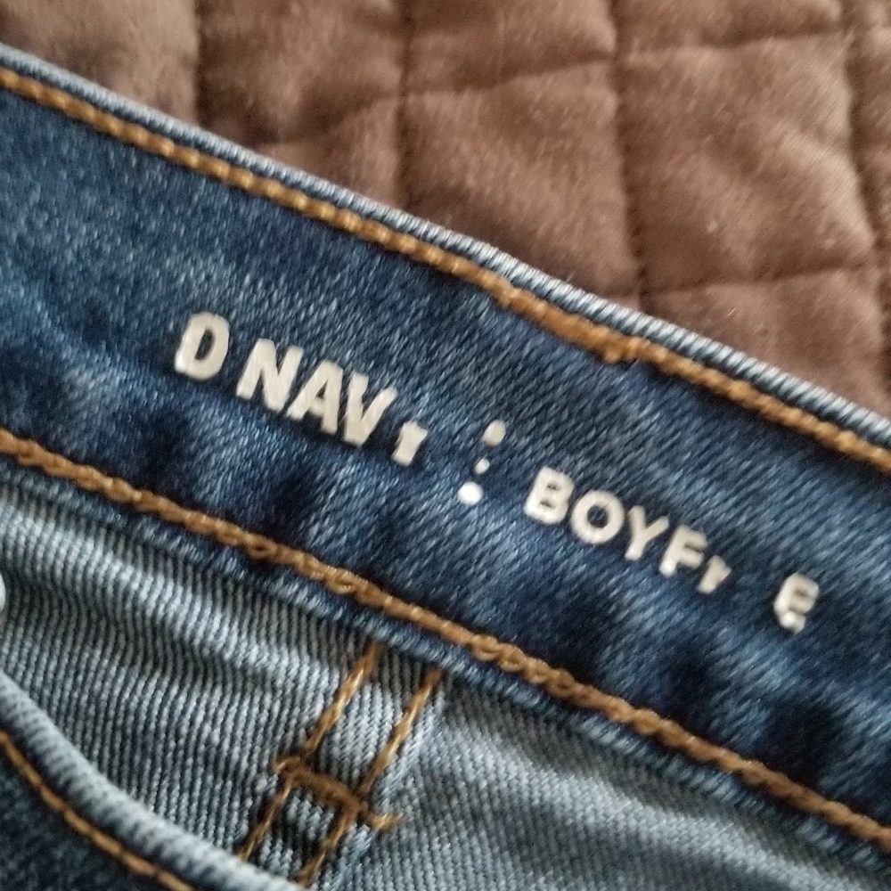 Shorts - Picture 3 of 4